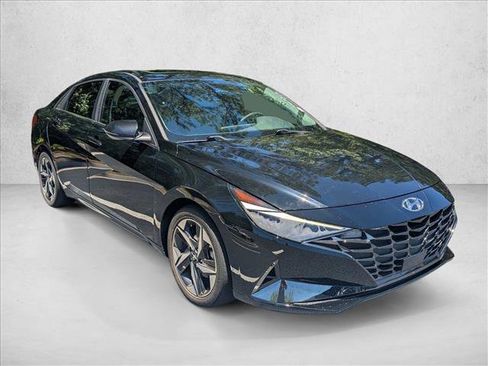 Used 2023 Hyundai Elantra Limited w/ Cargo Package FWD image 3