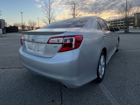 Used 2013 Toyota Camry SE w/ Convenience Pkg image 5