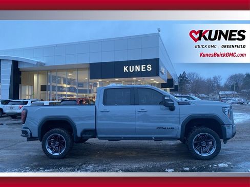 Used 2024 GMC Sierra 2500 AT4 w/ AT4 Premium Plus Package image 4
