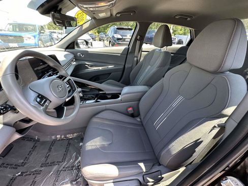 Used 2023 Hyundai Elantra SEL w/ Convenience Package FWD image 17