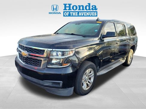 Used 2015 Chevrolet Suburban LT image 3