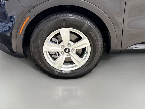 Used 2021 Kia Sorento LX FWD image 29