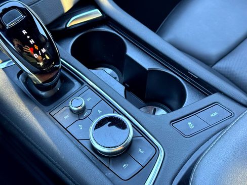 Used 2025 Cadillac XT6 Premium Luxury image 29