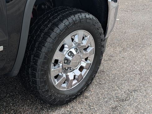 Used 2015 GMC Sierra 2500 SLT w/ Duramax Plus Package AWD/4WD image 13