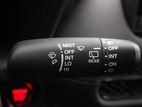 Used 2025 Honda HR-V LX image 32