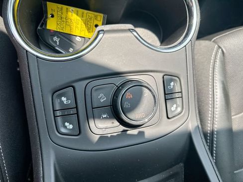 Used 2023 GMC Terrain SLT AWD/4WD image 49
