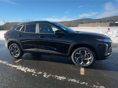 New 2026 Chevrolet Trax LT image 4