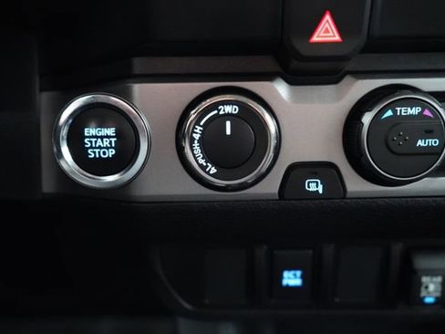 Used 2023 Toyota Tacoma SR5 AWD/4WD image 37