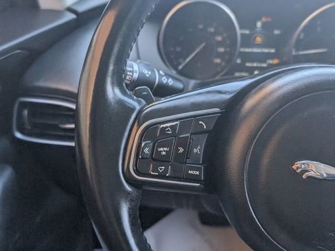 Used 2017 Jaguar F-PACE Prestige image 11