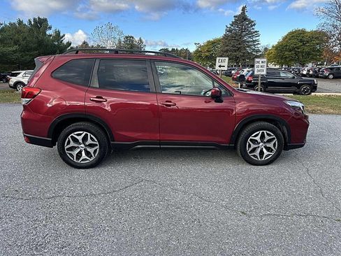 Used 2019 Subaru Forester Premium image 6