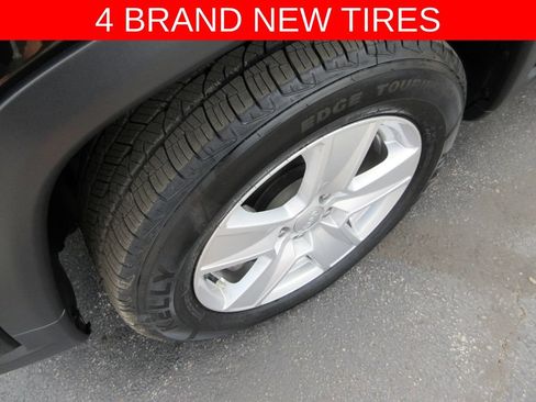 Used 2022 Jeep Compass Latitude w/ Sun and Sound Group AWD/4WD image 4