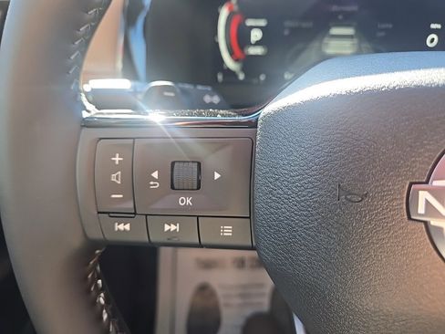 New 2026 Nissan Pathfinder Platinum image 16