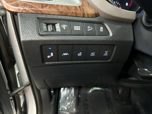 Used 2017 Hyundai Santa Fe Limited AWD/4WD image 34