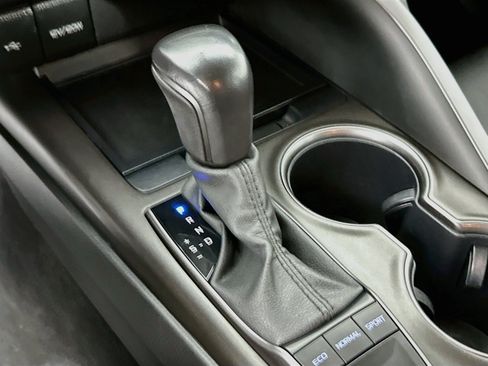 Used 2023 Toyota Camry SE FWD image 23