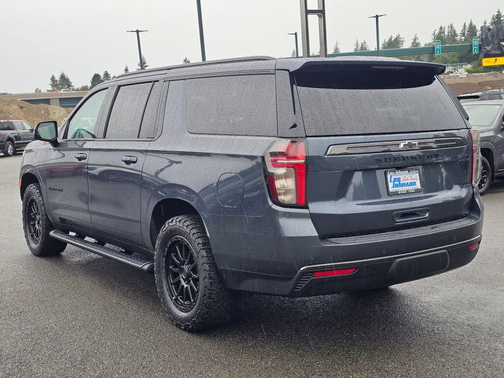 Used 2021 Chevrolet Suburban Z71 w/ Z71 Signature Package AWD/4WD image 7