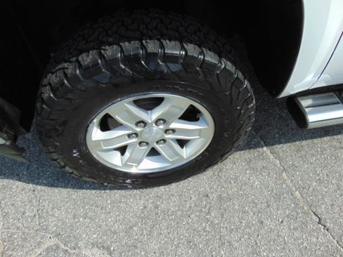 Used 2011 GMC Sierra 1500 SLE w/ Power Tech Package image 14