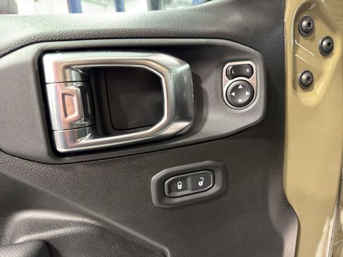 New 2025 Jeep Gladiator Willys image 20