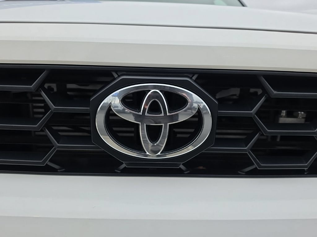 Used 2025 Toyota 4Runner TRD Off-Road AWD/4WD image 34