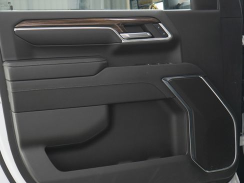 Used 2024 Chevrolet Silverado 2500 LT image 21