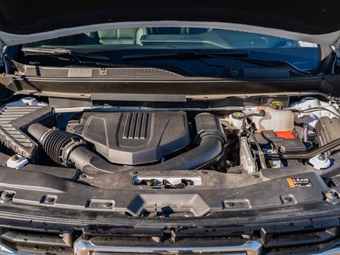 Used 2024 GMC Acadia Elevation image 24