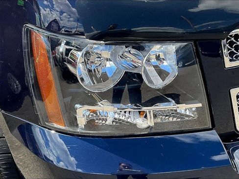 Used 2008 Chevrolet Suburban LT w/ LT Preferred Equipment Group AWD/4WD image 30
