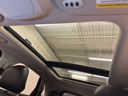 Used 2017 Ford Edge Sport w/ Technology Package image 21