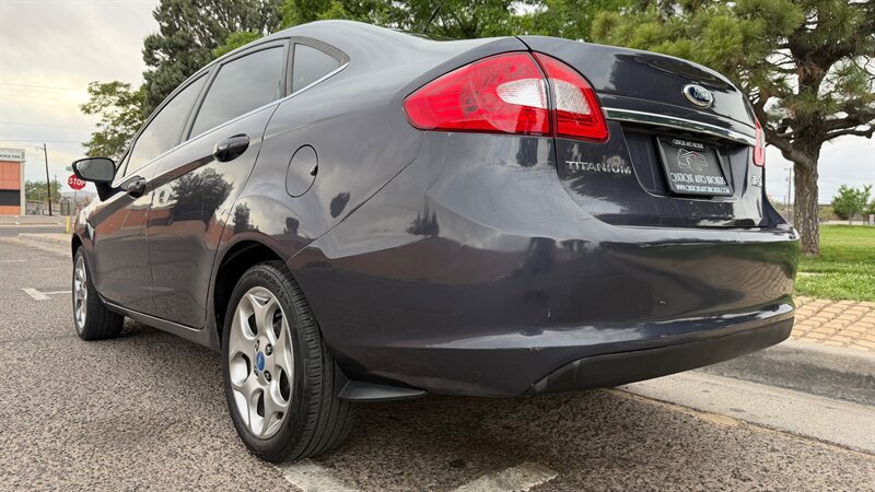 Used 2013 Ford Fiesta Titanium FWD image 7