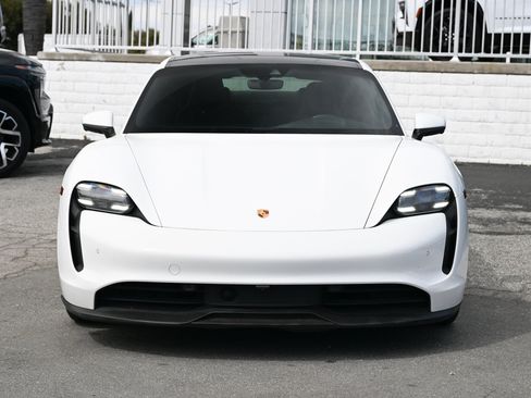Used 2022 Porsche Taycan 4S image 3