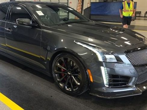 Used 2018 Cadillac CTS V w/ Carbon Fiber Package RWD image 3
