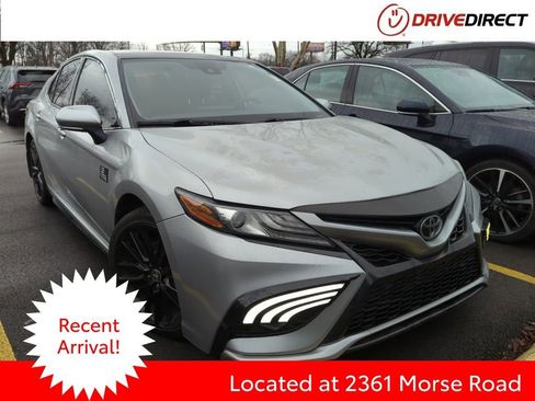 Used 2021 Toyota Camry XSE image 1
