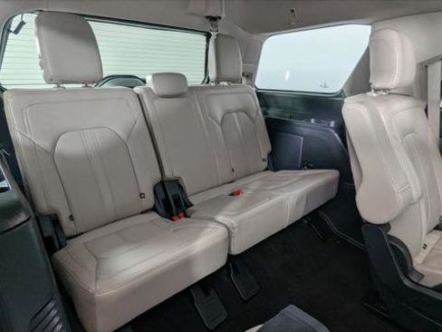 Used 2023 Ford Expedition Limited image 23