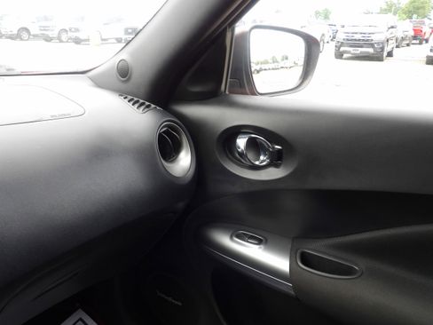 Used 2015 Nissan Juke SV w/ Technology Package AWD/4WD image 14