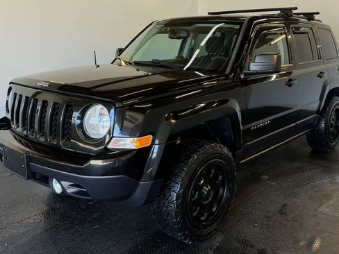 Used 2014 Jeep Patriot Sport w/ Power Value Group image 3