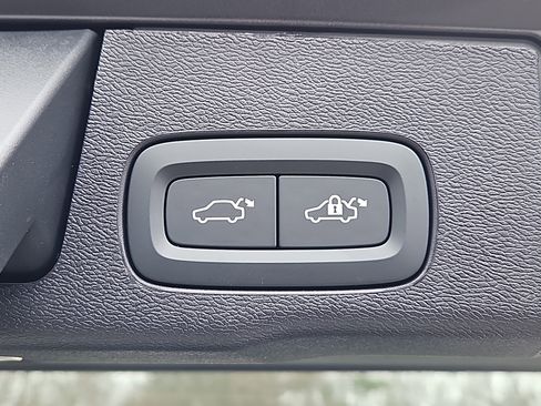 New 2026 Volvo XC60 B5 Ultra w/ Protection Package Premier image 13