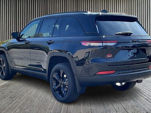 New 2025 Jeep Grand Cherokee Altitude image 3