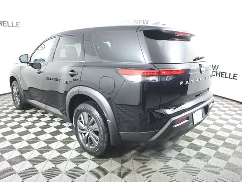 Certified 2025 Nissan Pathfinder S image 5