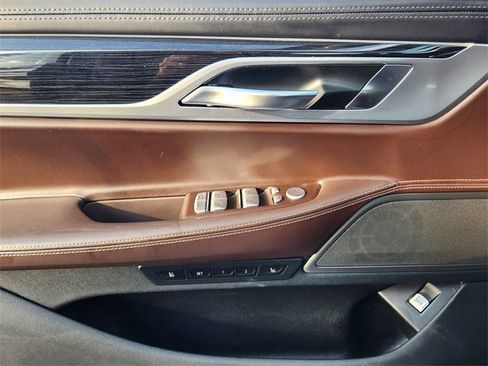 Used 2019 BMW 750i xDrive w/ Executive Package image 23