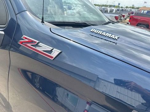 Used 2023 Chevrolet Silverado 1500 RST w/ Z71 Off-Road Package image 3