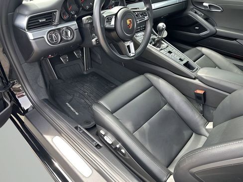 Used 2018 Porsche 911 Carrera image 19