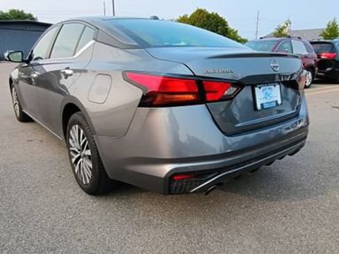 Used 2023 Nissan Altima 2.5 SV w/ SV Premium Package AWD/4WD image 5