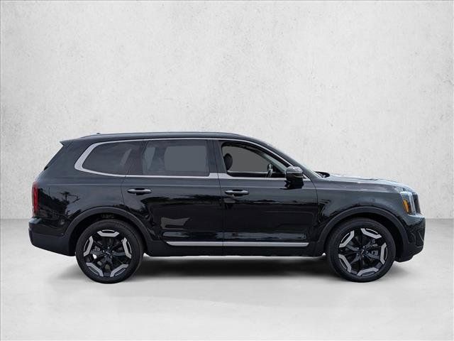 Used 2025 Kia Telluride S AWD/4WD image 4