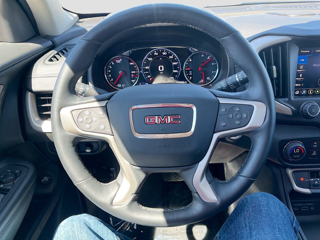 Used 2024 GMC Terrain Denali w/ Black Diamond Edition AWD/4WD image 11