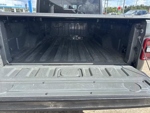 Used 2020 Jeep Gladiator Overland image 8