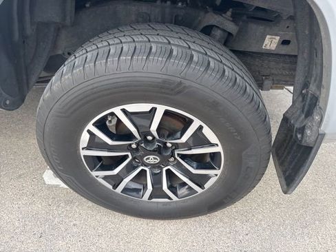 Used 2021 Toyota Tacoma TRD Sport image 10