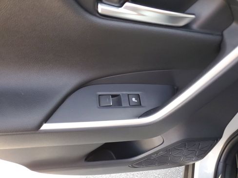 Used 2022 Toyota RAV4 Limited image 16