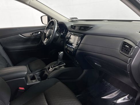 Used 2018 Nissan Rogue SV image 27