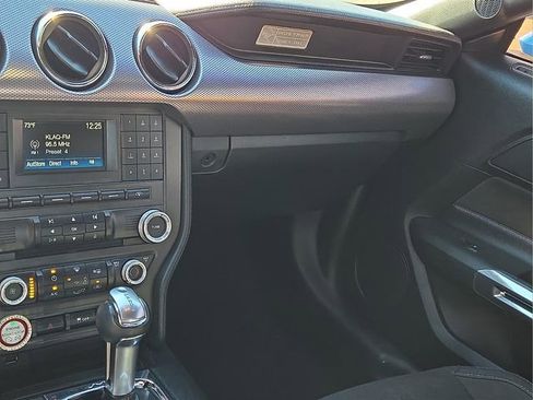 Used 2017 Ford Mustang Coupe image 19