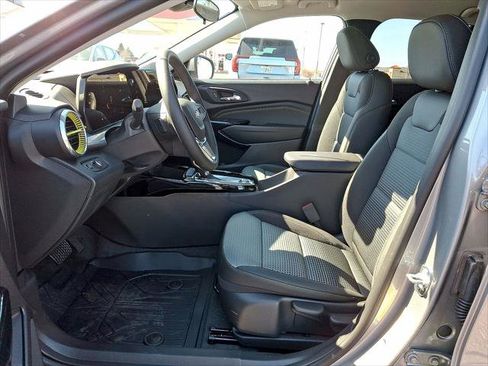 Used 2026 Chevrolet Trax LT w/ Driver Confidence Package image 20