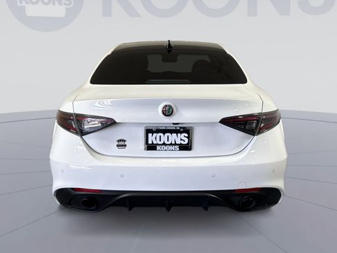 Used 2024 Alfa Romeo Giulia Veloce AWD/4WD image 5