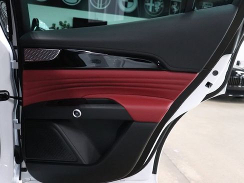 Used 2023 Maserati Grecale Modena image 25